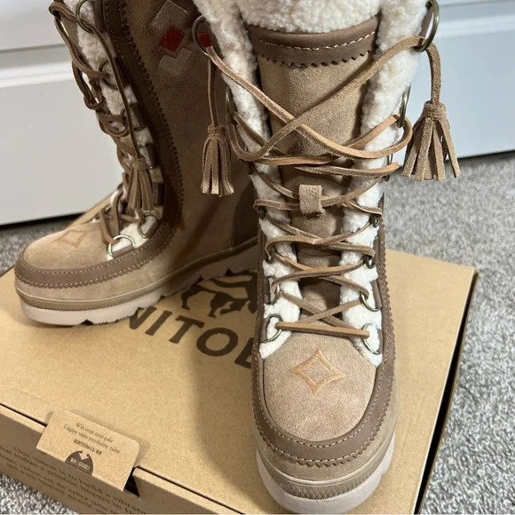 Manitobah Anakwa Tall Mukluk in Oak / Chene | Size 8 - Picture 8 of 8